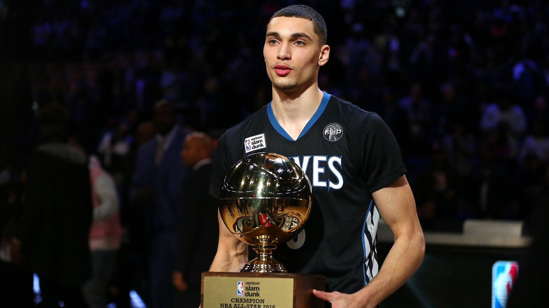 包含赛点之战全明星赛前瞻：萨拉赫伤情更新，曼联冲击连败纪录的词条